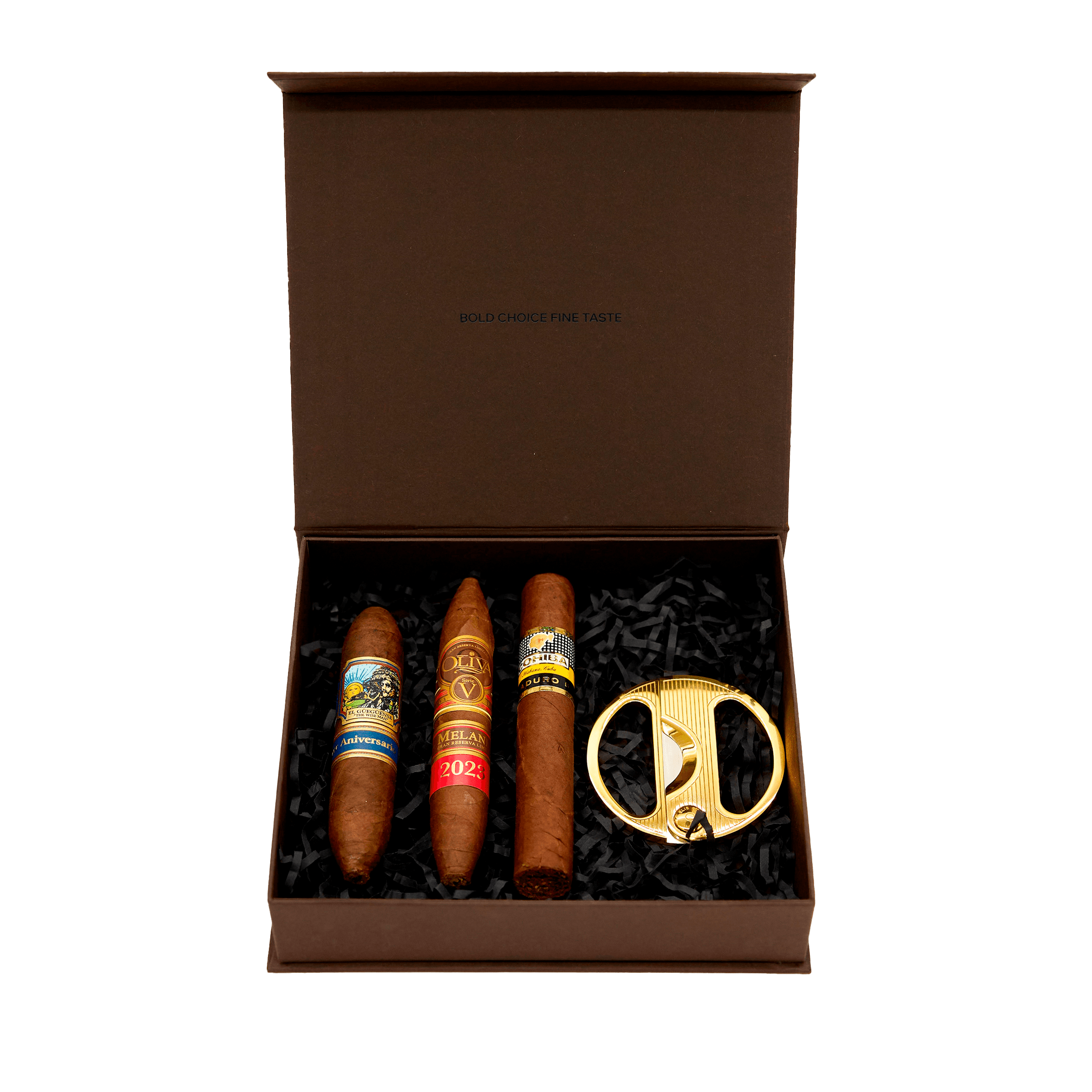 Box with a magnetic clasp