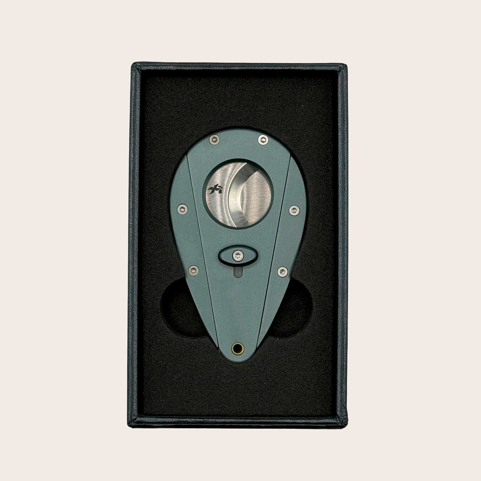 Xi1 Cutter, Titanium